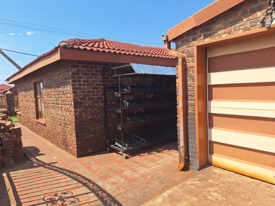 3 Bedroom Property for Sale in Ikageng North West